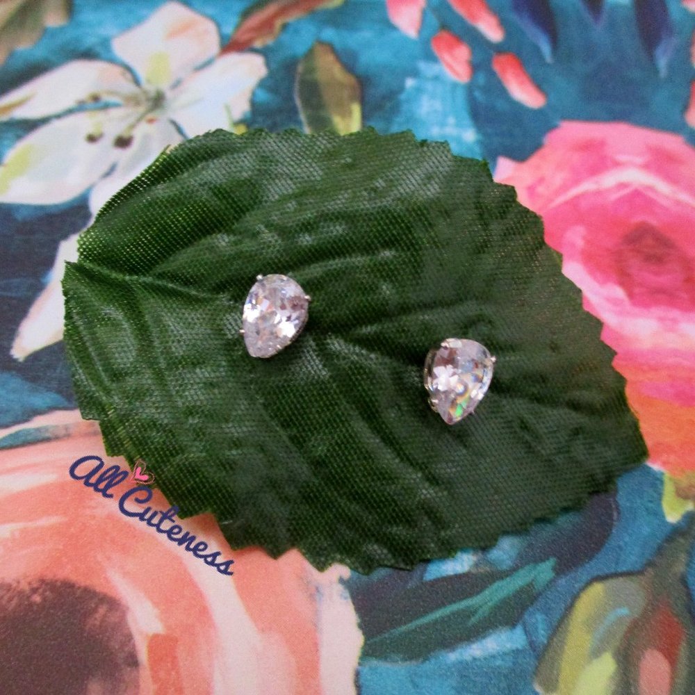 🎀 Cubic Zirconia Drop Stud Earrings